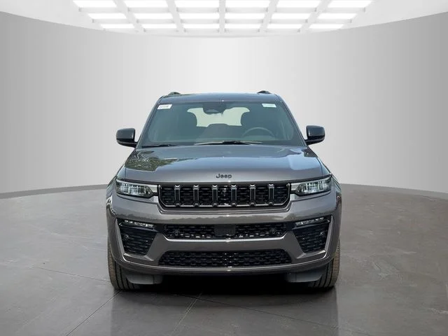 New 2026 Baltic Gray Metallic Clear-Coat Exterior Paint Jeep Limited image 2