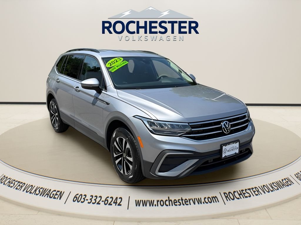 Used 2023 Silver Metallic Volkswagen 2.0T S image 9