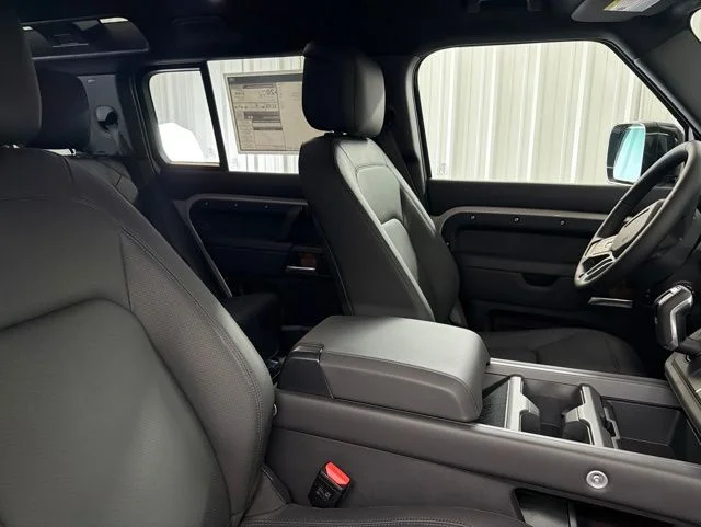 New 2026 Borasco Gray Metallic Land Rover X-Dynamic SE image 23