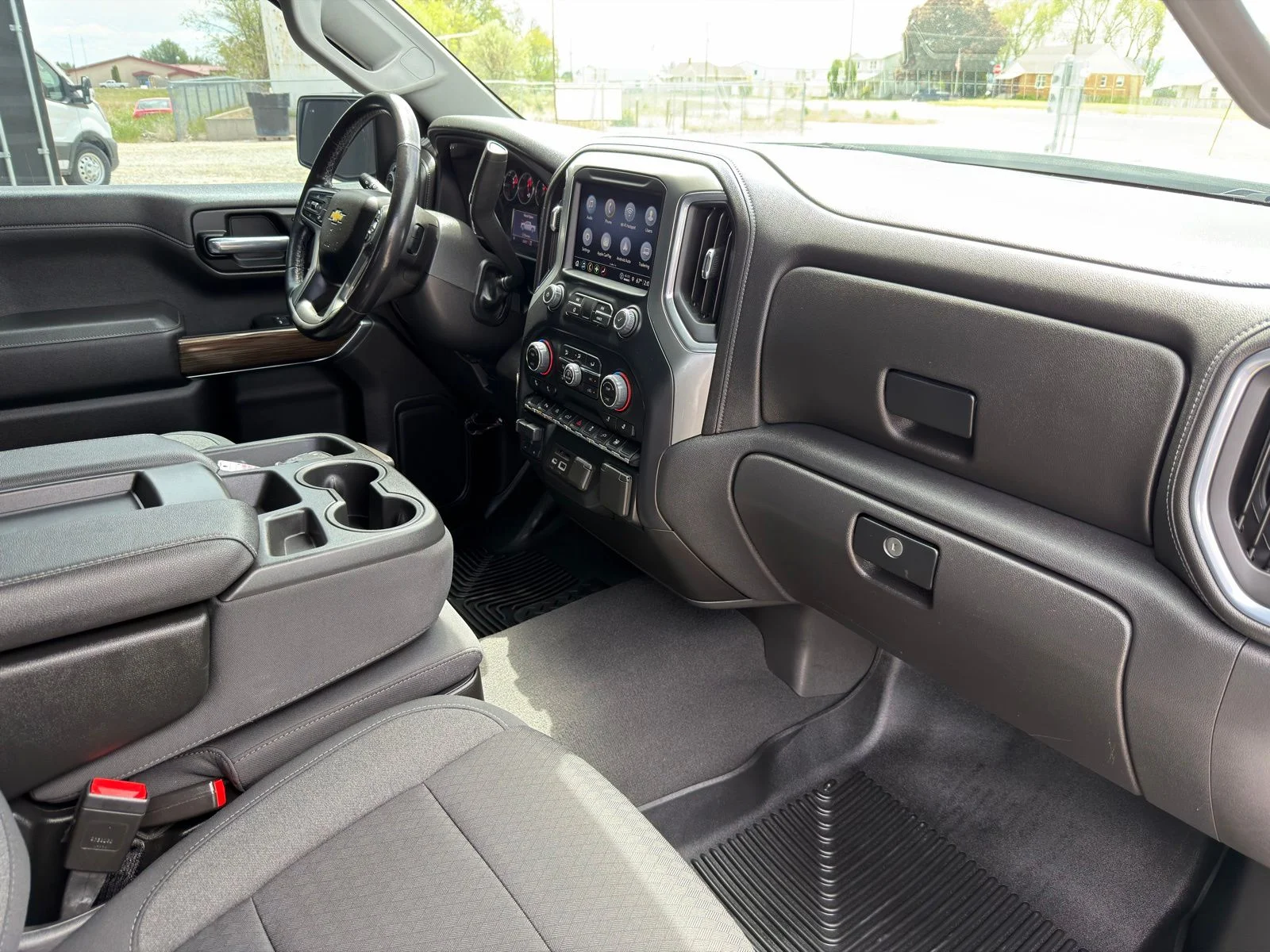 Used 2022 White Chevrolet LT image 37