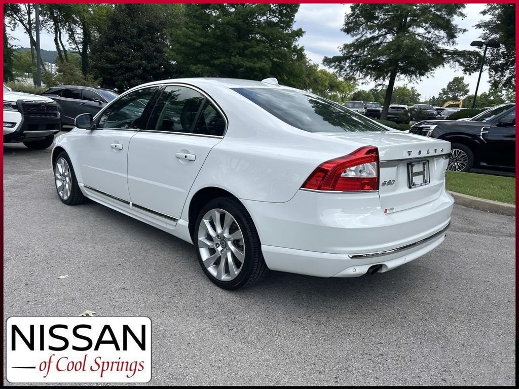 Used 2016 White Volvo T5 image 5