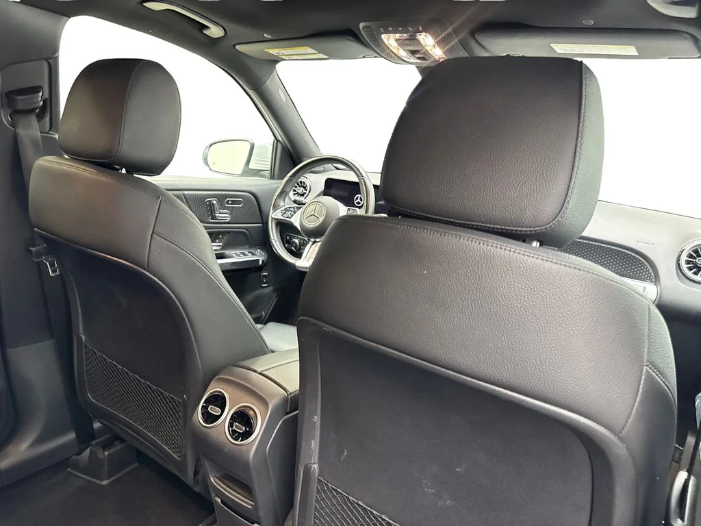 Used 2025 White Mercedes-Benz GLB 250 image 41