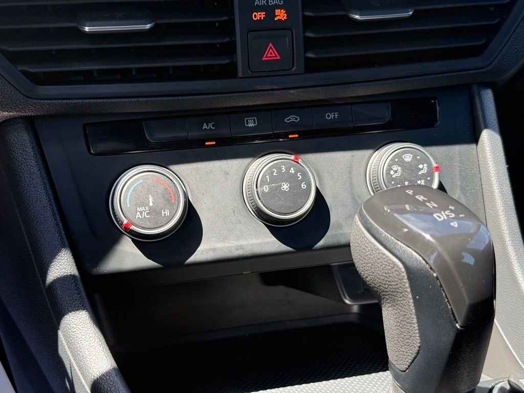 Used 2023  Volkswagen 1.5T Sport image 18
