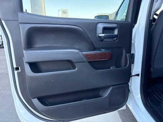 Used 2016 SUMMIT WHITE GMC SLE image 17