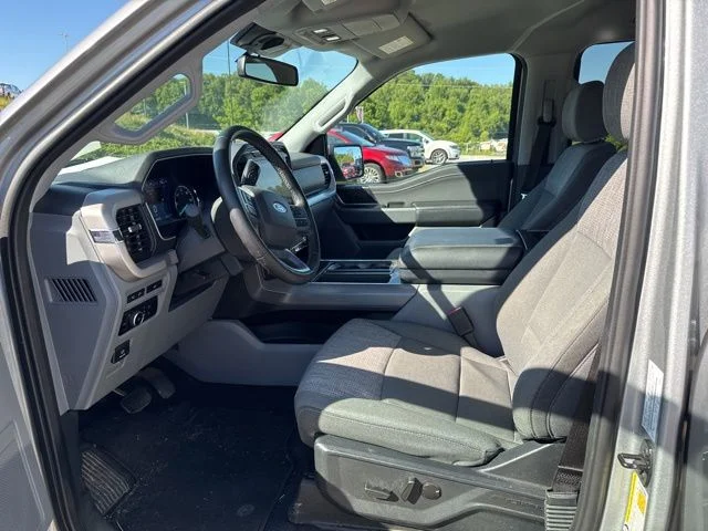 Used 2023 Silver Ford XLT image 16