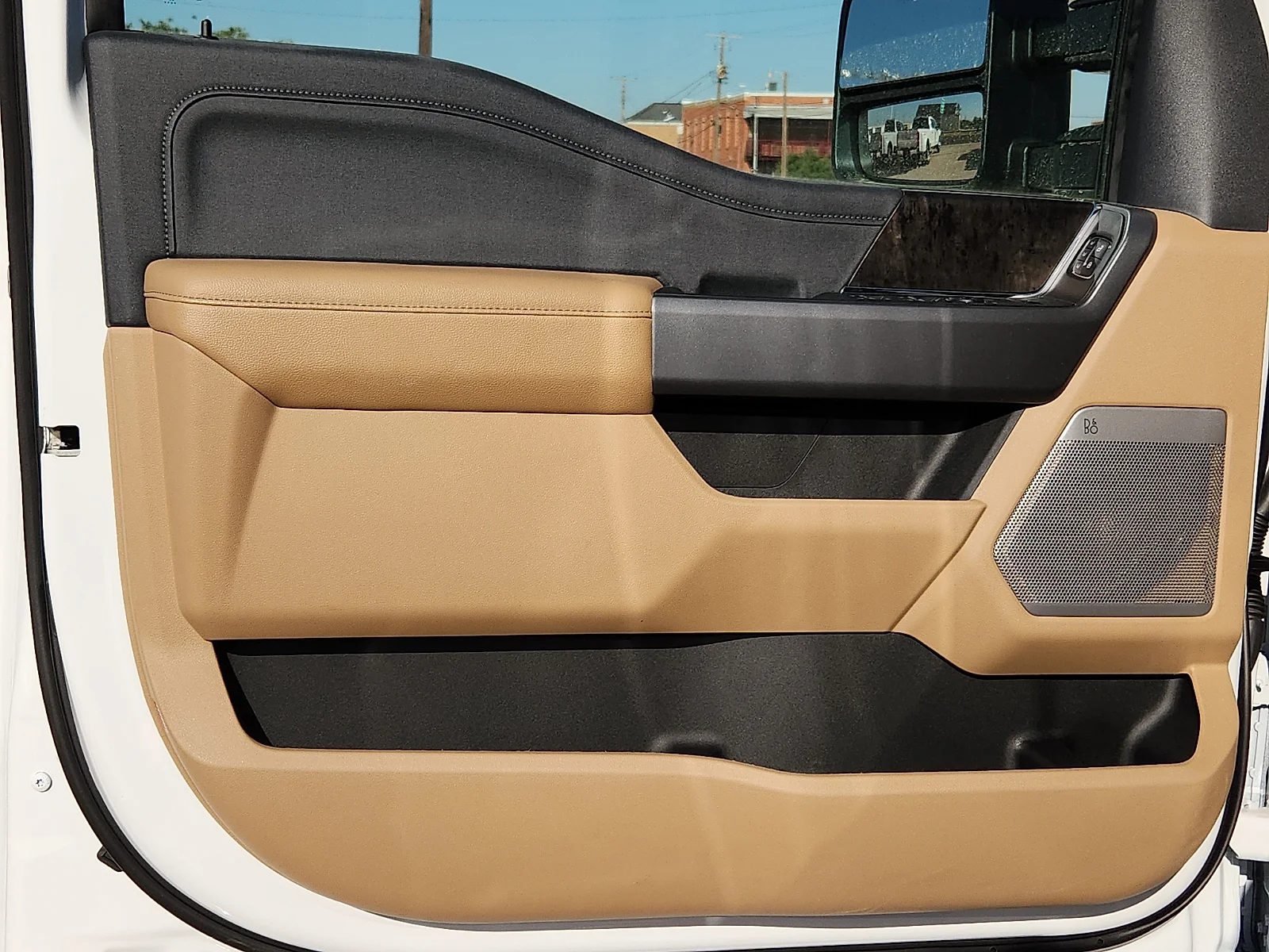 New 2026 Oxford White Ford Lariat image 14