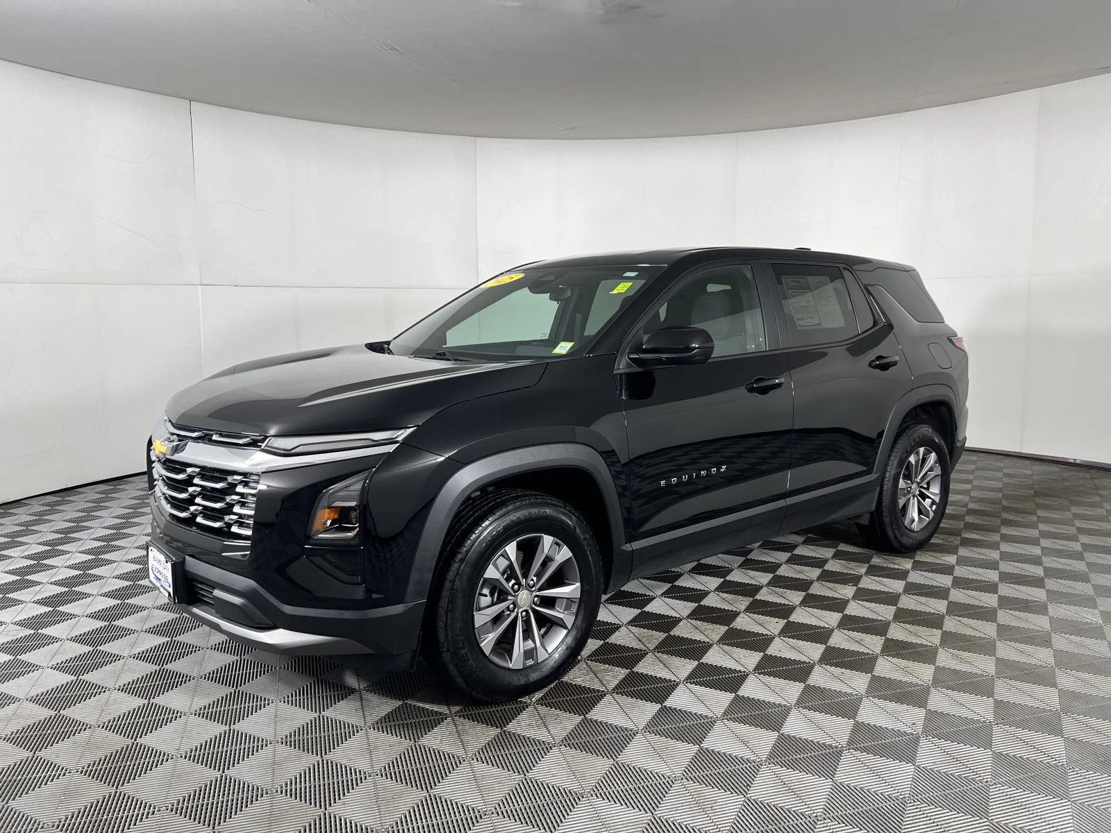 Used 2025 Mosaic Black Metallic Chevrolet LT image 27