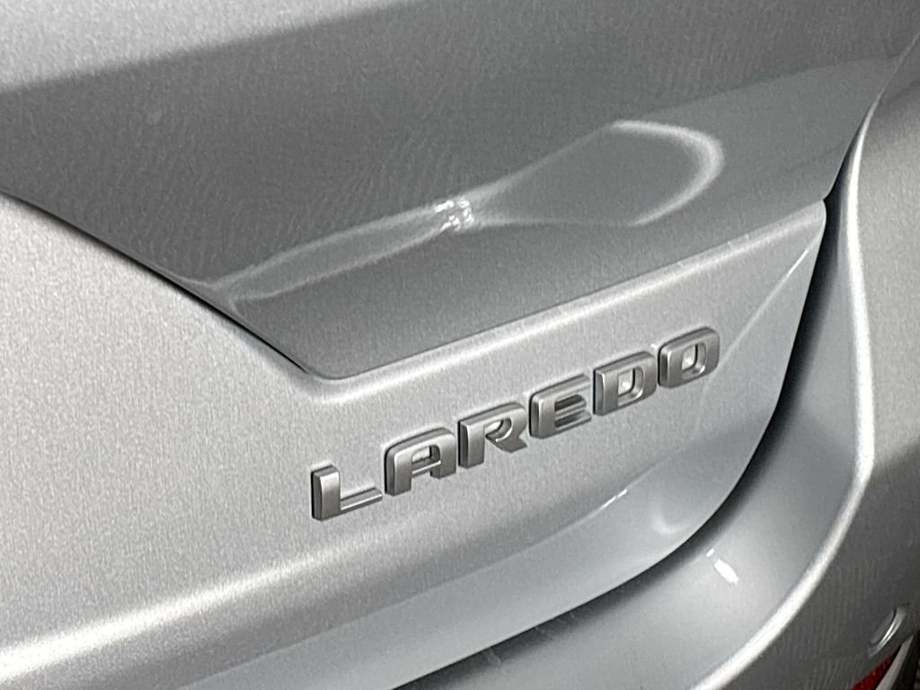 New 2026 Silver Zynith Exterior Paint Jeep Laredo image 23