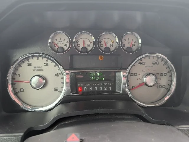 Used 2010 White Ford Lariat image 15