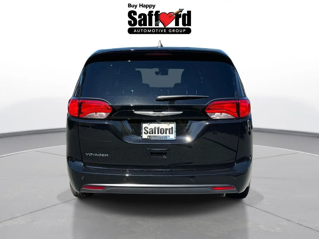 2026 Chrysler Voyager LX - Photo 7