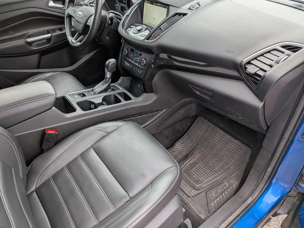 Used 2017 Blue Ford 4wd 4dr Titanium image 19