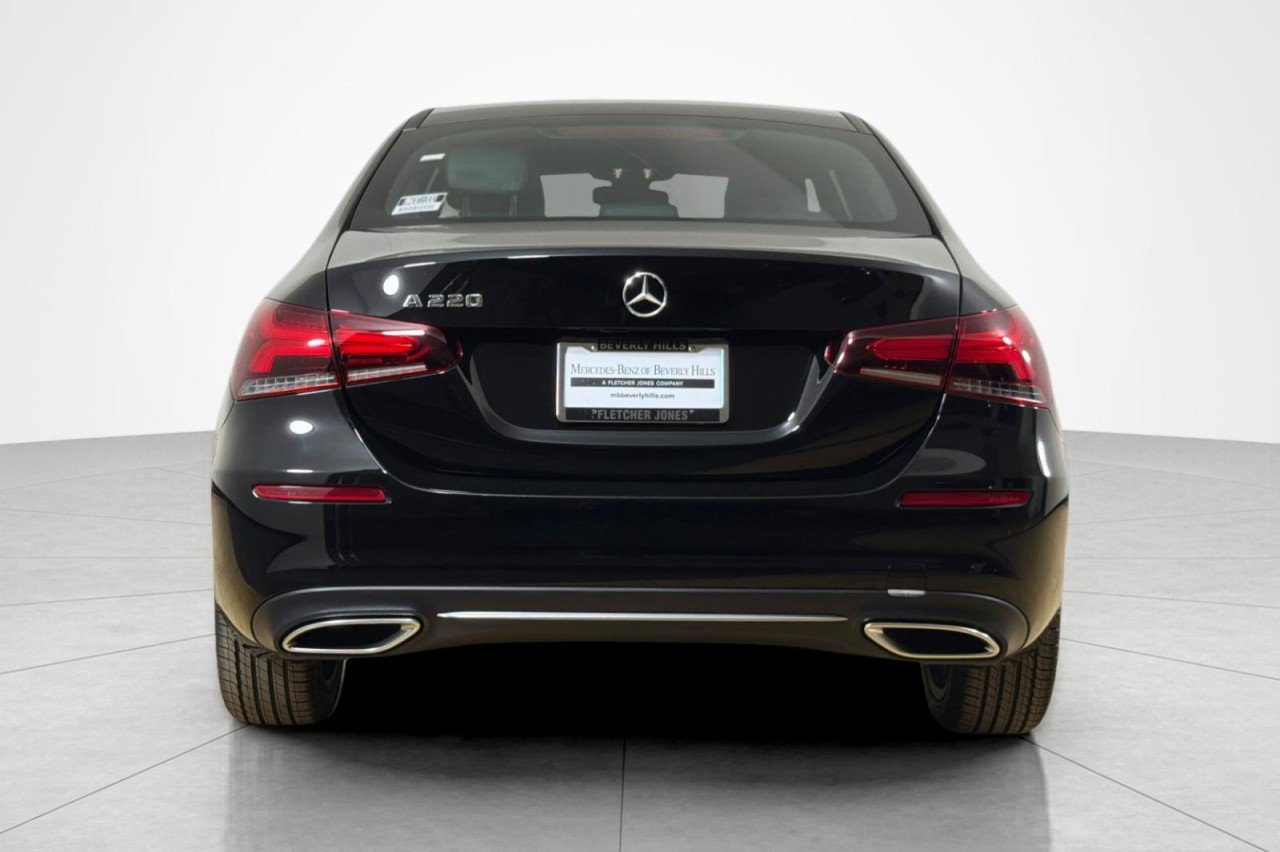 Used 2019 Night Black Mercedes-Benz A 220 image 4