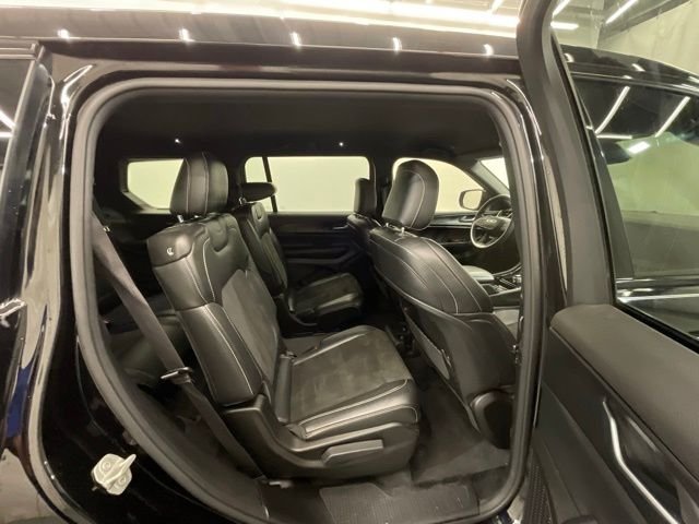Used 2023 Black Jeep Altitude image 25
