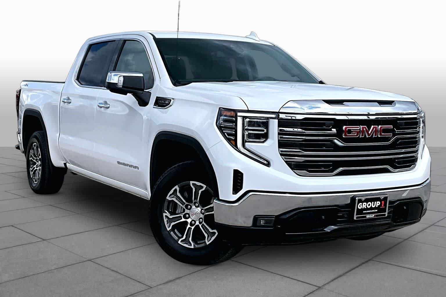 Used 2025 Summit White GMC SLT image 3
