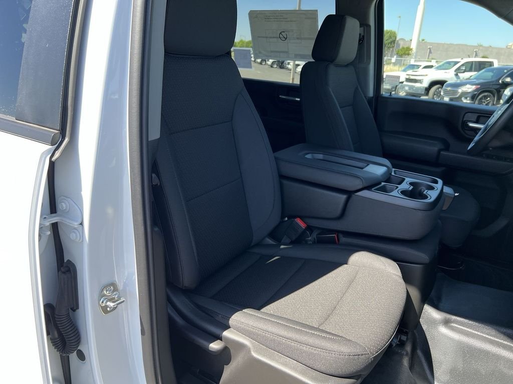New 2026 Summit White Chevrolet Work Truck image 30