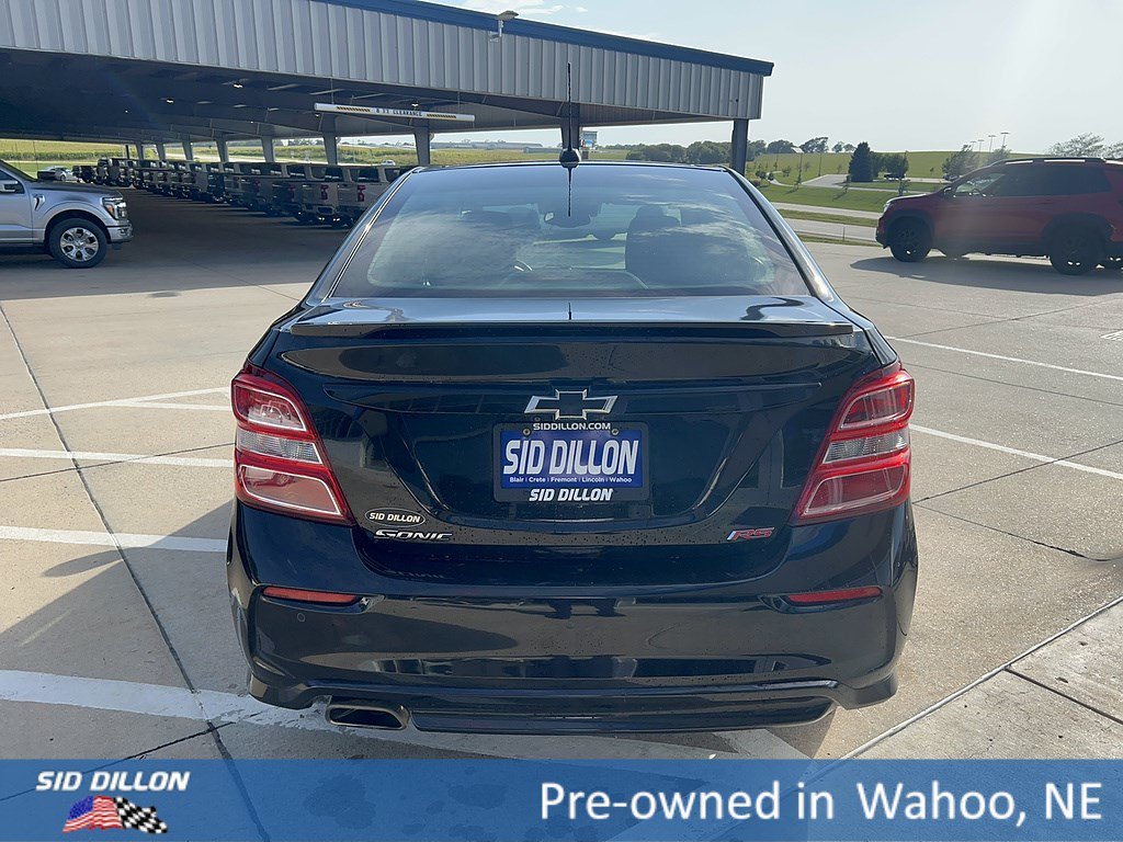 Used 2020 Mosaic Black Metallic Chevrolet LT image 4