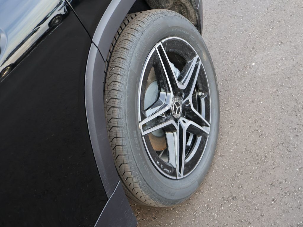 New 2026 Night Black Mercedes-Benz GLB 250 image 40