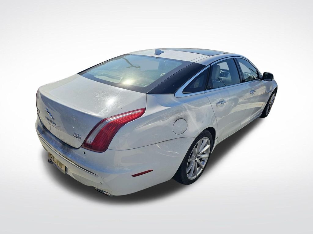 Used 2013 White Jaguar XJL Portfolio image 18