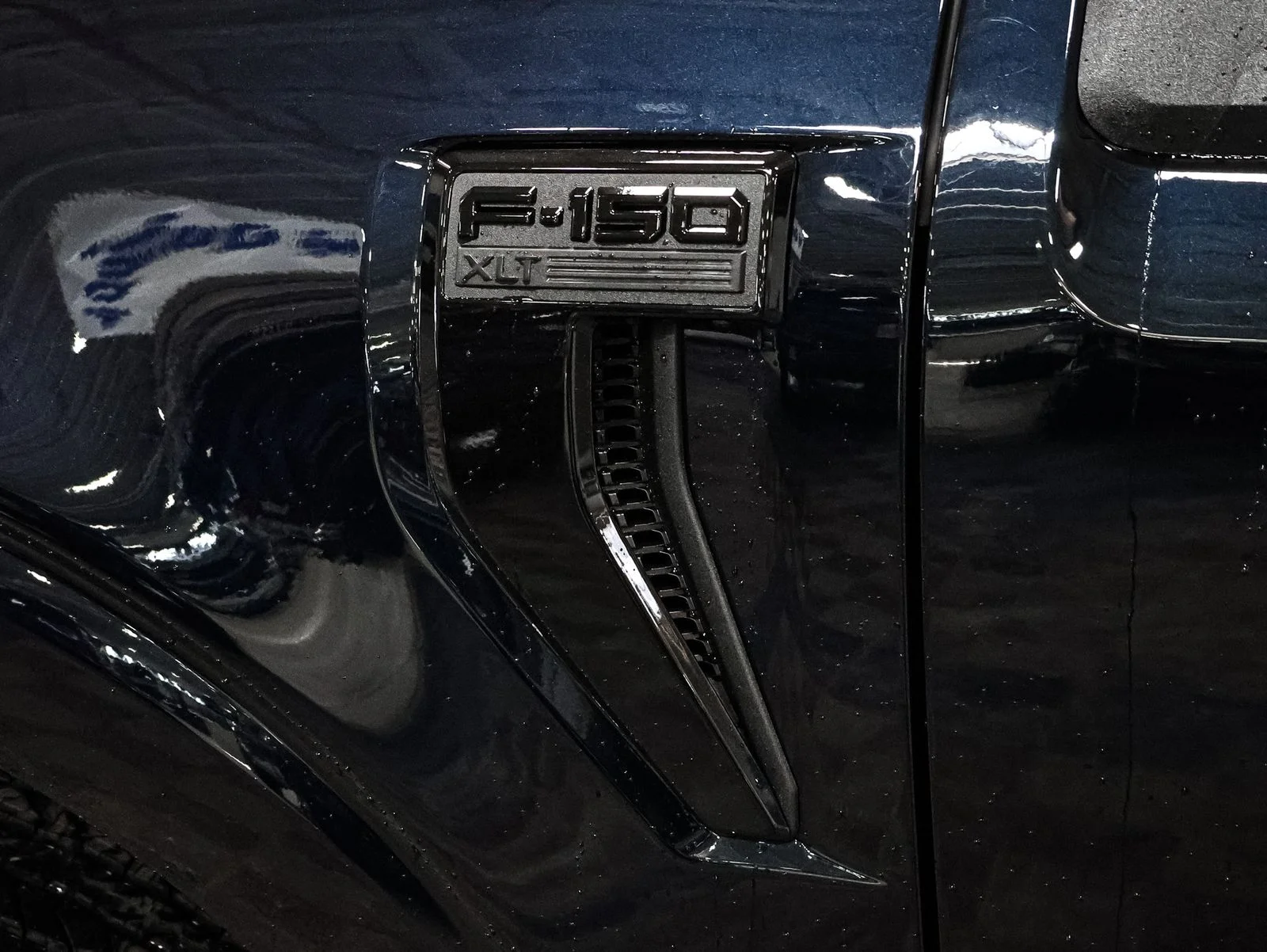 New 2026 Antimatter Blue Metallic Ford XLT image 19