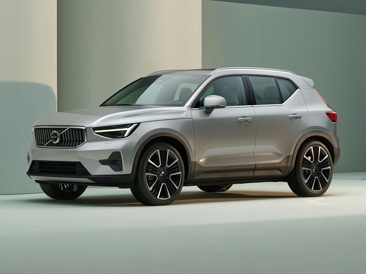 2023 Volvo XC40 Plus