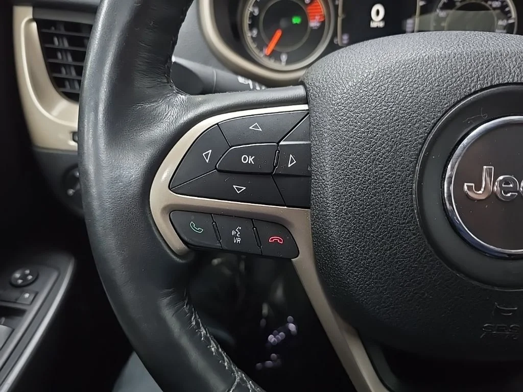Used 2016 Beige Jeep Latitude image 19