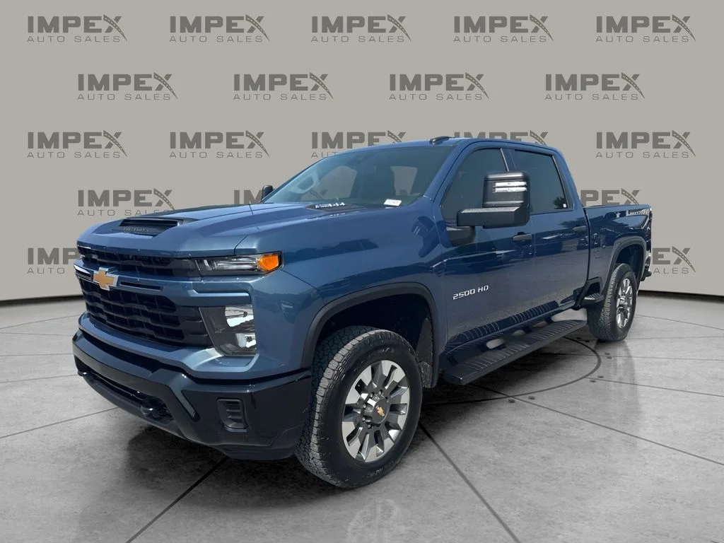 Used 2025 Blue Chevrolet Custom image 1