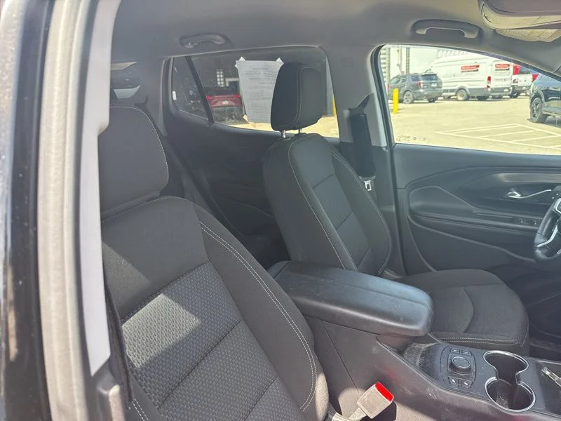 Used 2022 Black GMC SLE image 10