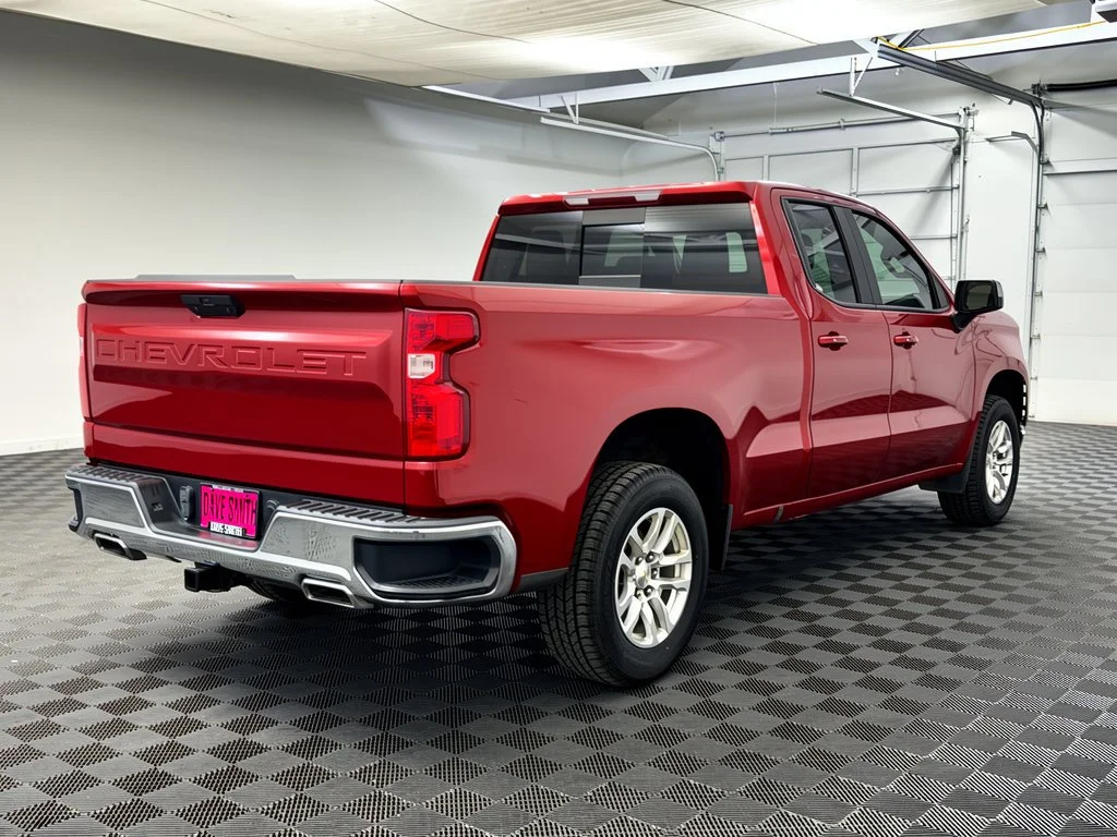 Used 2019 Cajun Red Tintcoat Chevrolet LT image 9