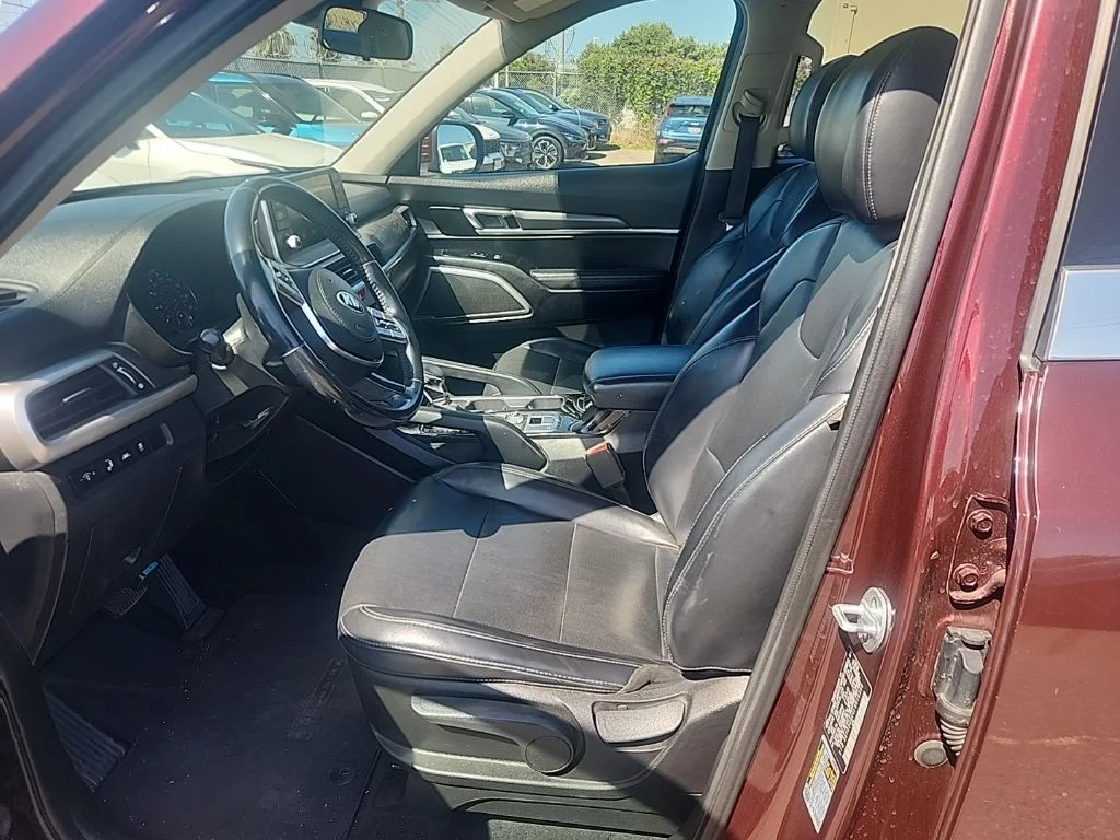 Used 2020 Purple Kia LX image 18