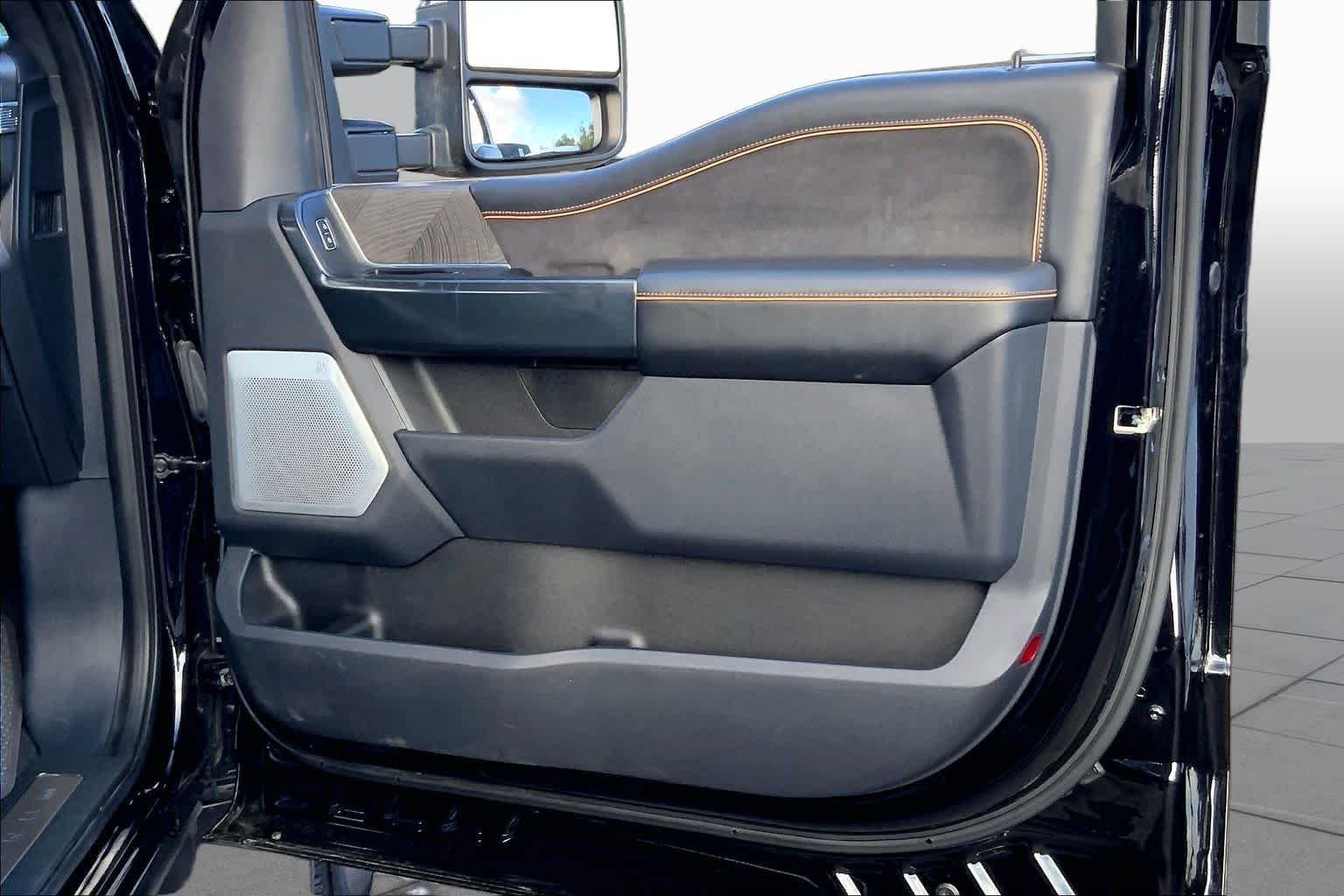 Used 2024 Agate Black Ford Platinum image 23