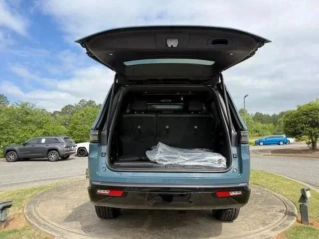 New 2026 Steel Blue Exterior Paint Jeep Grand Wagoneer image 31