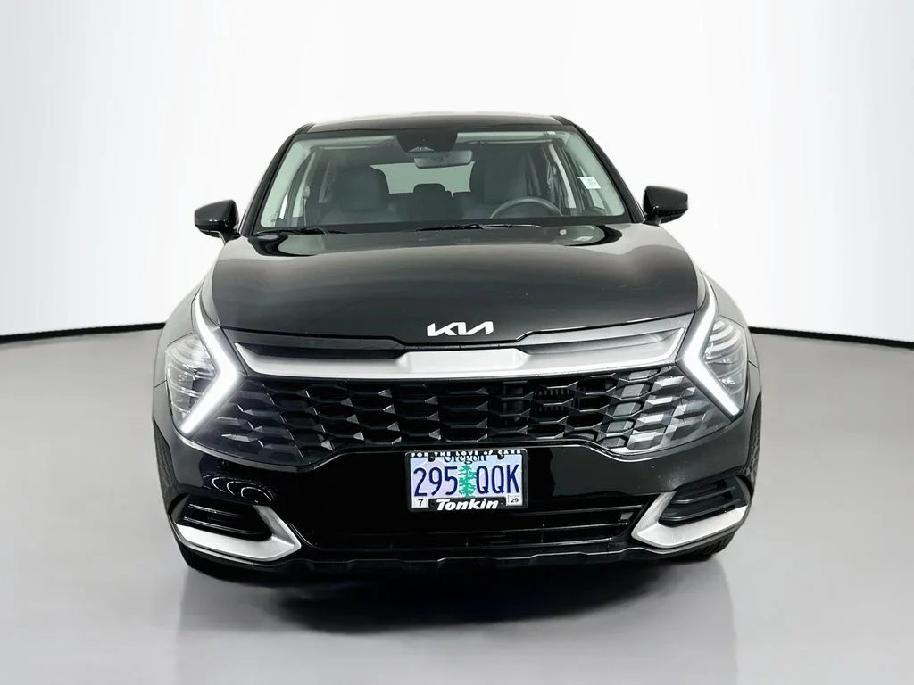 Used 2025 Fusion Black Kia LX image 3
