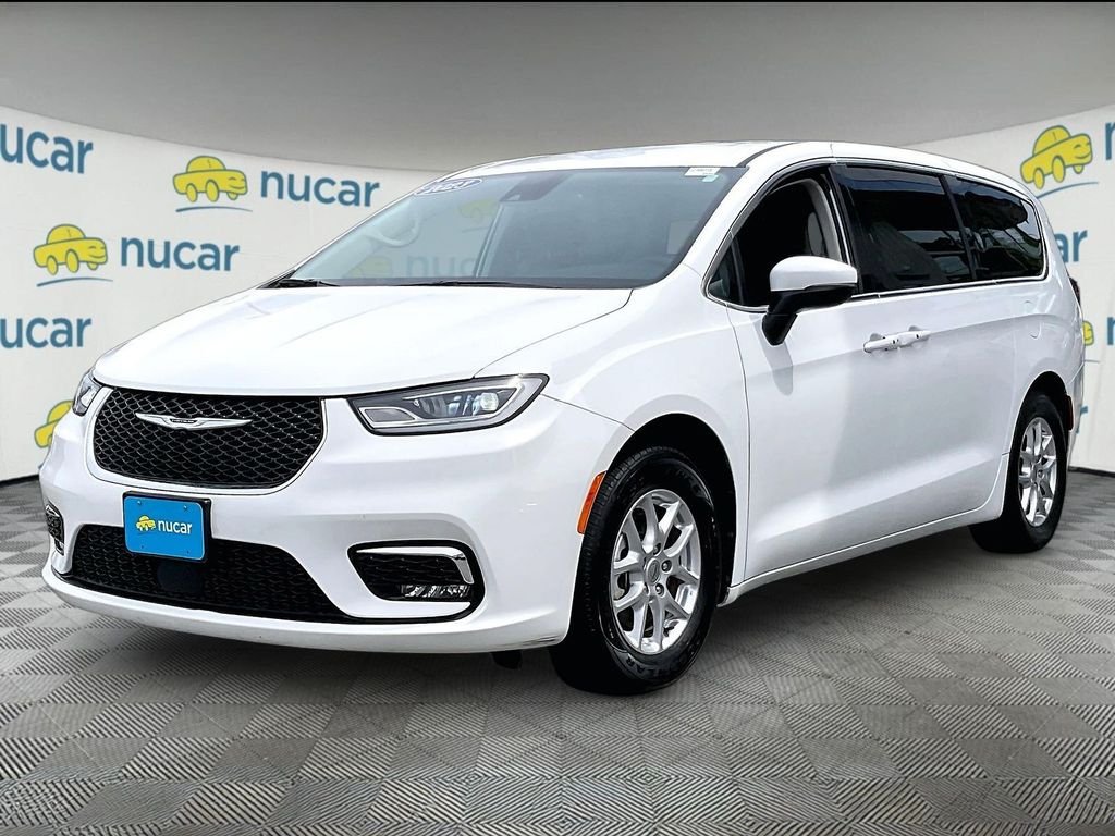 Used 2023 White Chrysler Touring L image 3