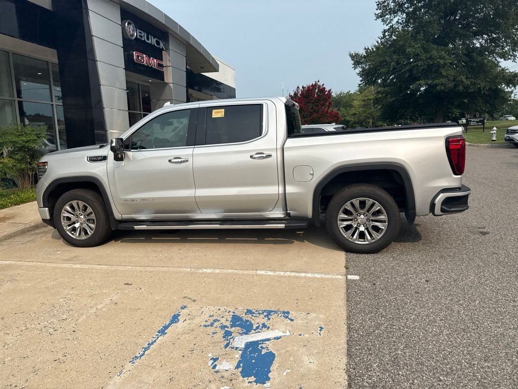 Used 2022 Silver GMC Denali image 10