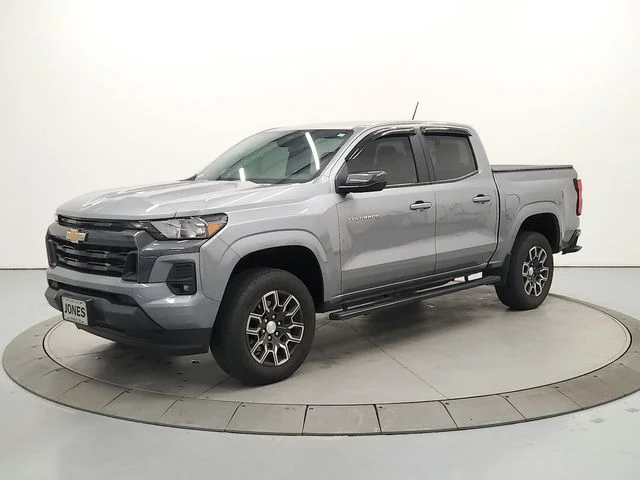 Used 2023 Gray Chevrolet LT image 3