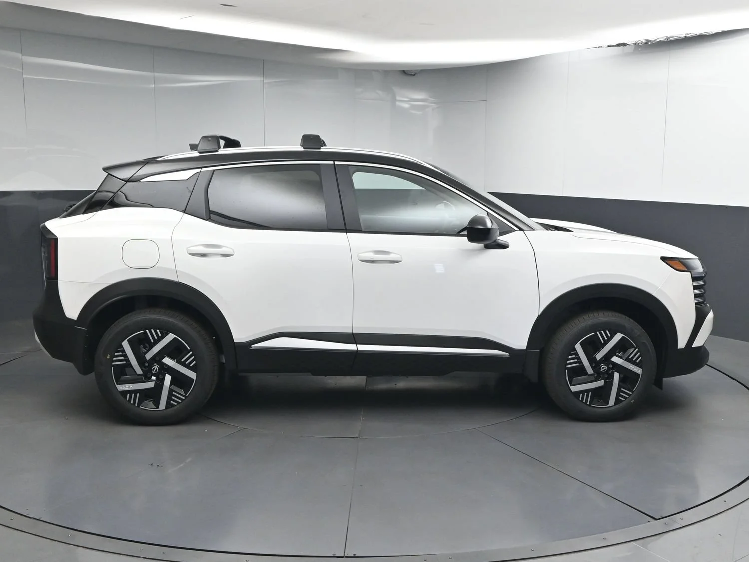 New 2026 Aspen White Tricoat/Super Black Nissan SV image 8
