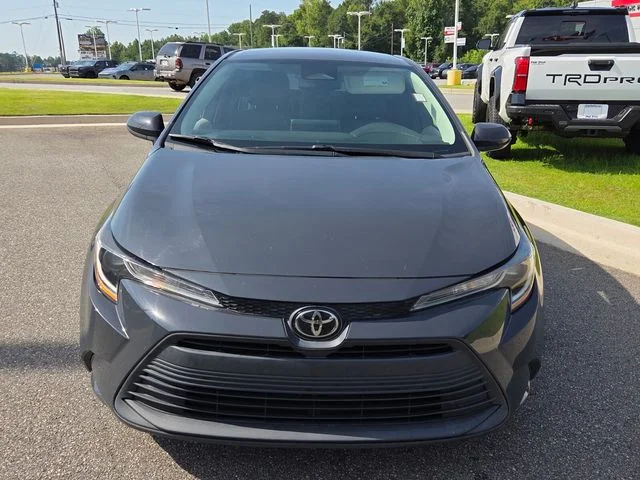 Used 2023  Toyota LE image 2