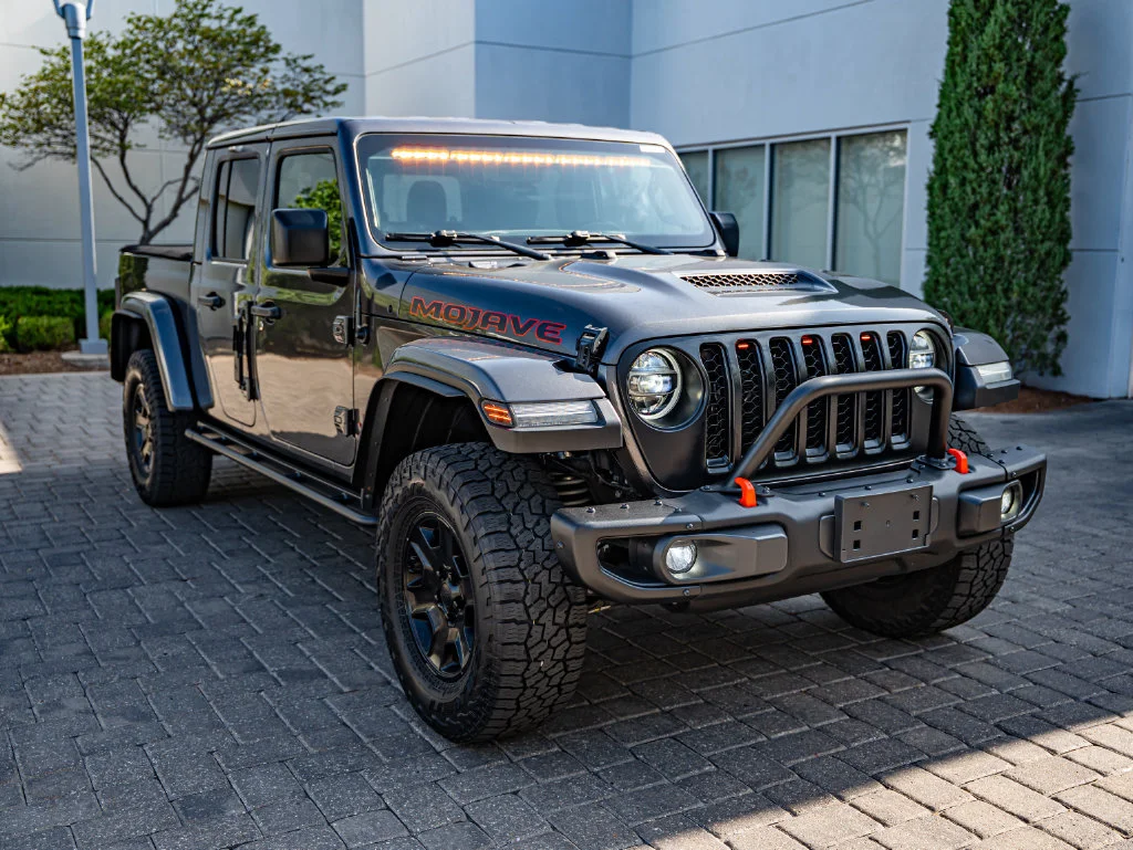 Used 2021 Granite Crystal Metallic Clearcoat Jeep Mojave image 3