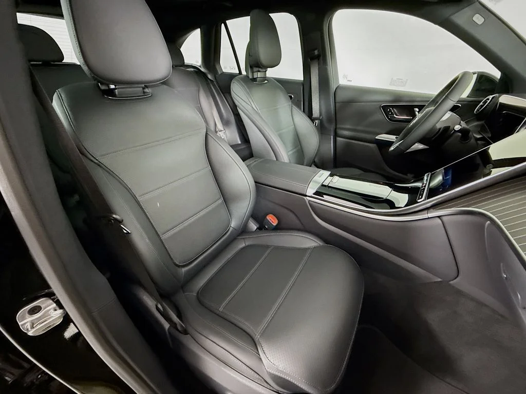Used 2026 Black Mercedes-Benz GLC 300 image 28