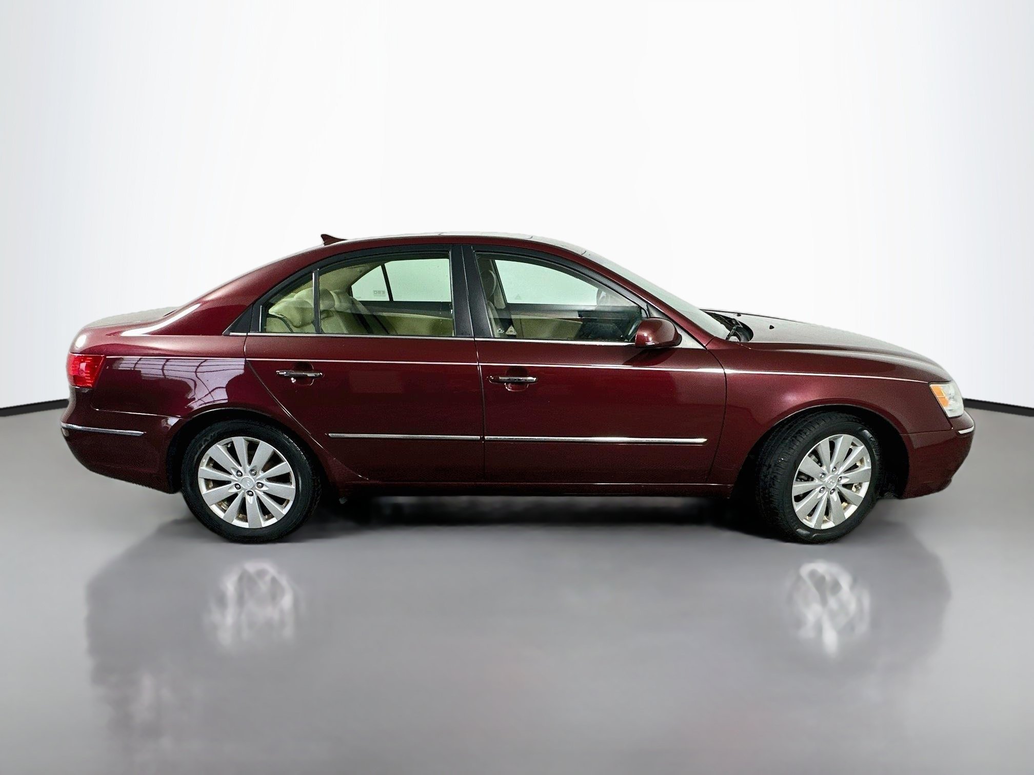 Used 2009 Dark Cherry Red Hyundai Limited image 9