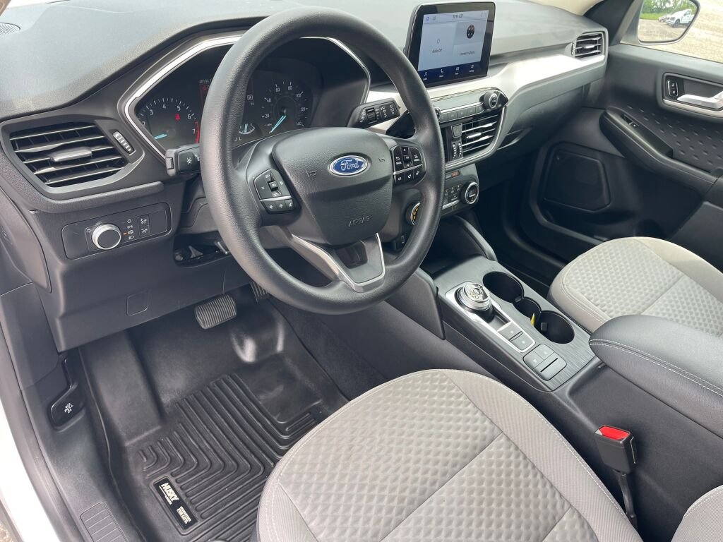 Used 2020 Oxford White Ford SE image 5