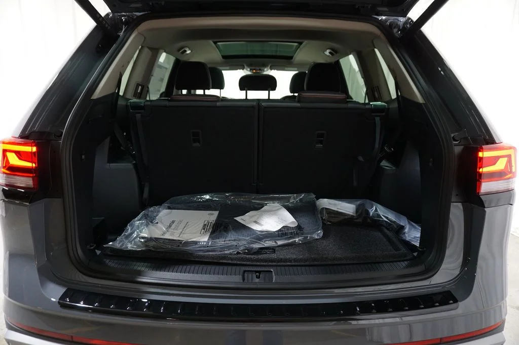 New 2026 Pure Gray Volkswagen Peak Edition image 33