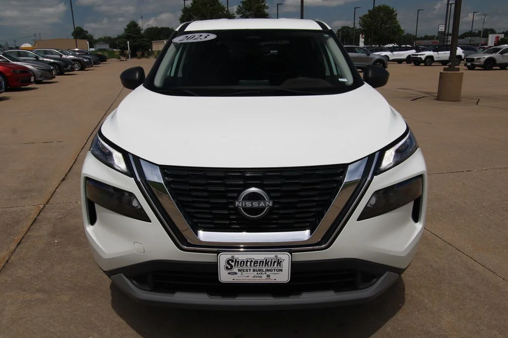 Used 2023 White Nissan S image 2