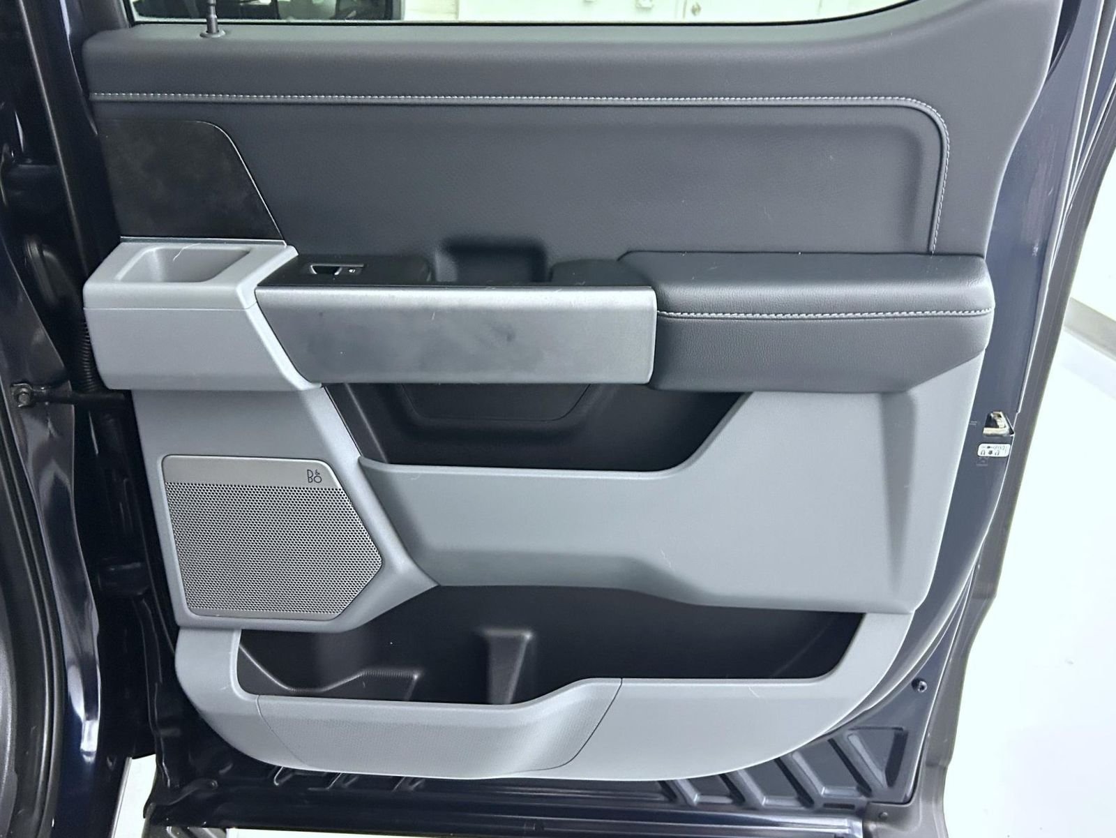 Used 2022 Blue Ford XLT image 17
