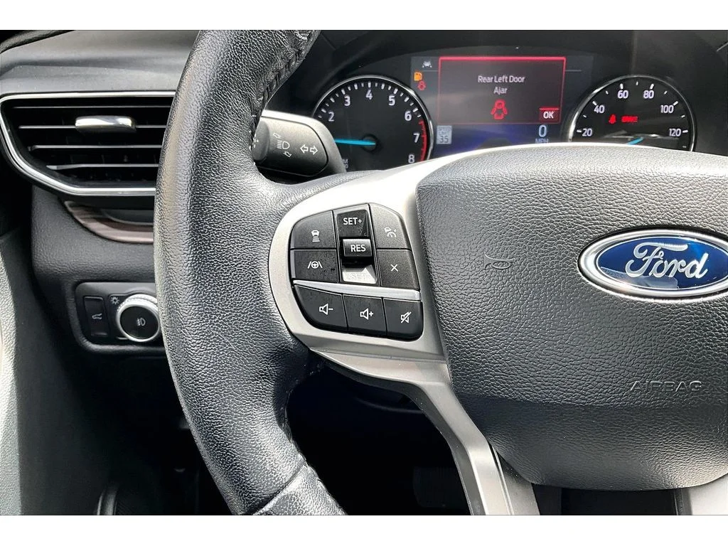 Used 2023 Iconic Silver Metallic Ford Limited image 18