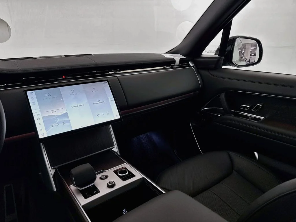 New 2027 Santorini Black Land Rover SE image 24