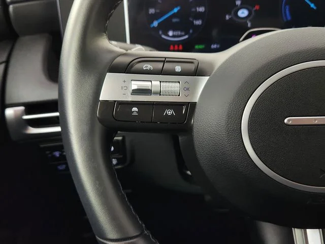 Used 2025 Gray Hyundai SEL Convenience image 17