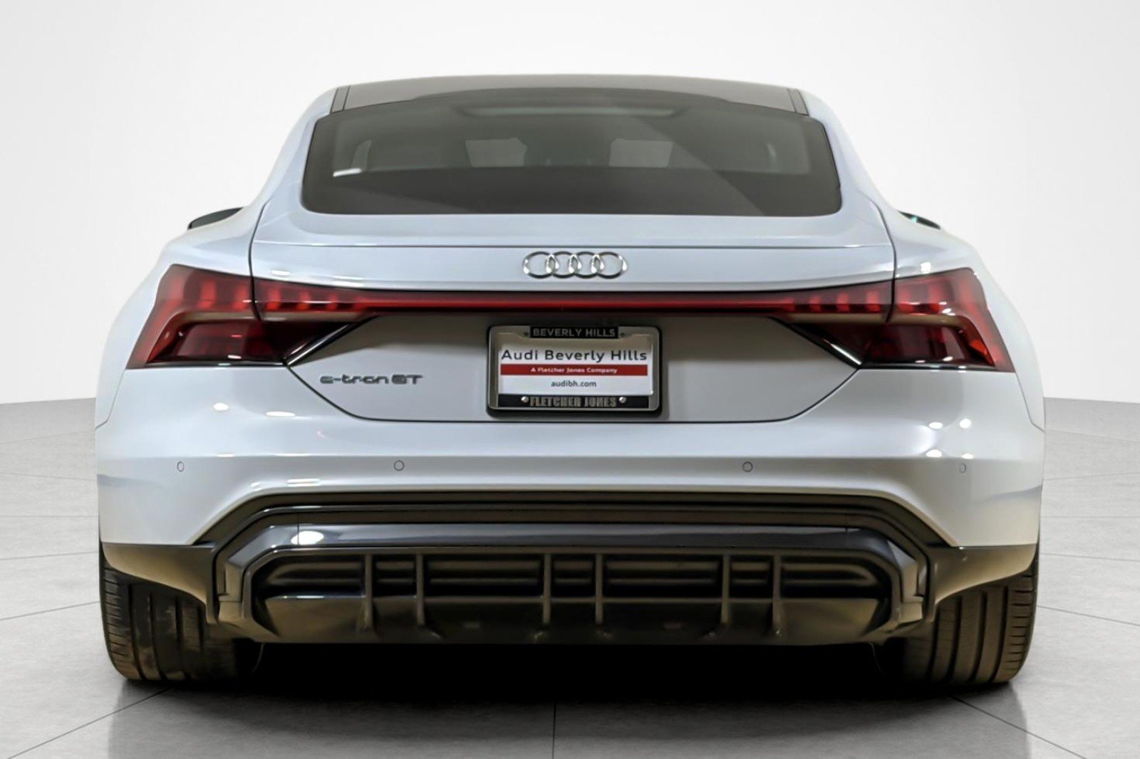 Used 2024 Suzuka Gray Metallic Audi Premium Plus quattro image 4
