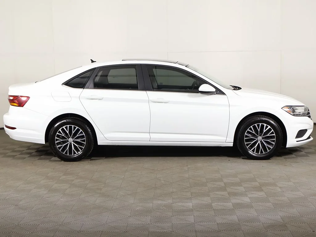 Used 2019 Pure White Volkswagen 1.4T SE image 18