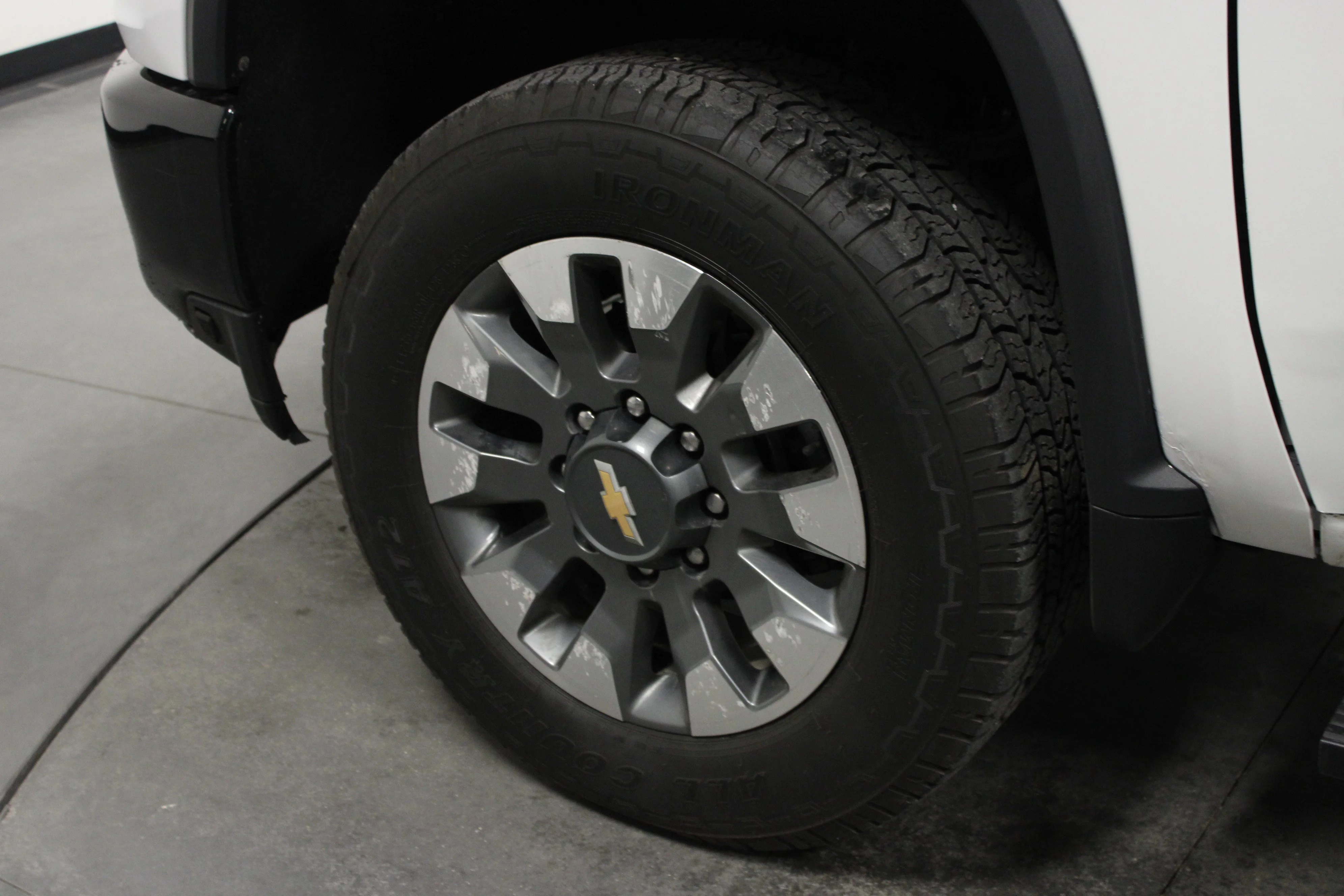 Used 2022 Summit White Chevrolet Custom image 10